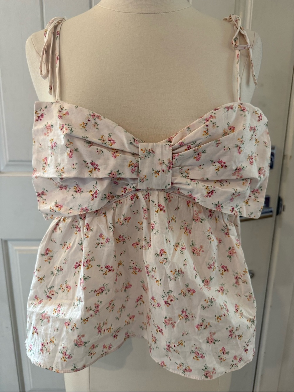 Thirty Thirty LA Floral Bow Front Camisole Top Tie Strap Ivory Medium Cottage